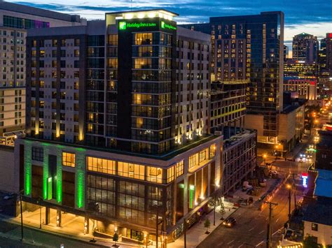 Kid Friendly Hotels In Downtown Nashville, TN | Holiday Inn® & Suites ...