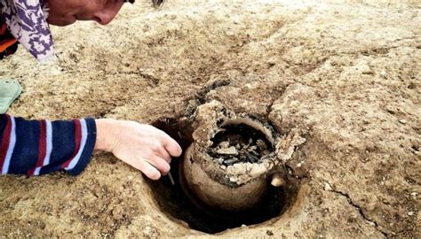 Great Facts: Method may solve mysteries of ancient human ashes in urns