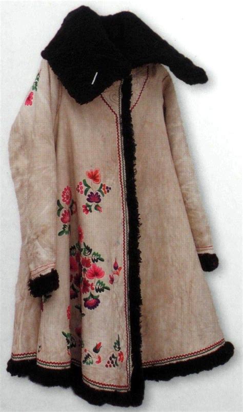 Winter coat of a peasant woman from Russia. Fur sheepskin, embroidery ...