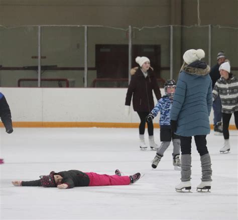 Milk crates and ice skates: Marion public skate a hit | Sippican