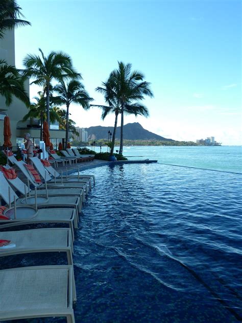 Sheraton Waikiki Infinity Pool