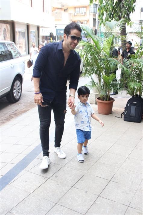 Tushar Kapoor With His Son Lakshya Spotted At Bandra Photos - FilmiBeat