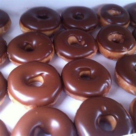 KRISPY KREME – CHOCOLATE OR GLAZED !! | 01Recipes | Chocolate glazed donuts, Delicious donuts ...