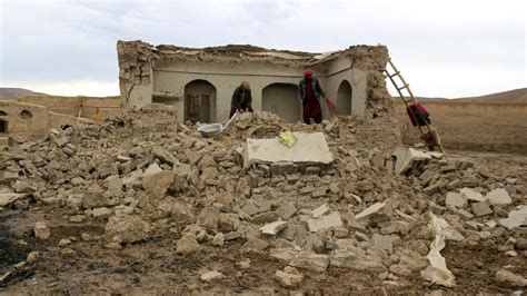 Two Earthquakes in Afghanistan Kill at Least 27 - The New York Times