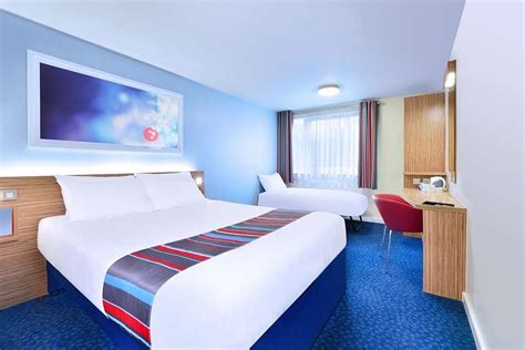 Travelodge Chichester Central Rooms: Pictures & Reviews - Tripadvisor