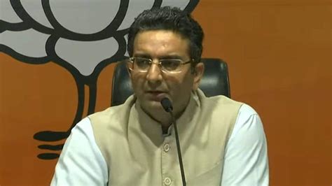 BJP spokesperson Gaurav Bhatia has made a scathing attack on the Gandhi ...