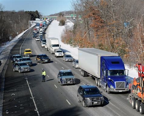 One driver dead after truck crash on I-495 in Marlborough