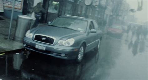 IMCDb.org: 2002 Hyundai Sonata [EF] in "War of the Worlds, 2005"