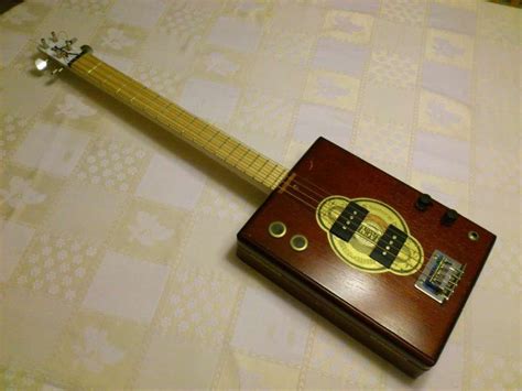 P-Bass Cigar Box Guitar - DIY Guitar