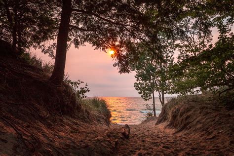 Explore the Stunning Saugatuck Dunes State Park in 2021