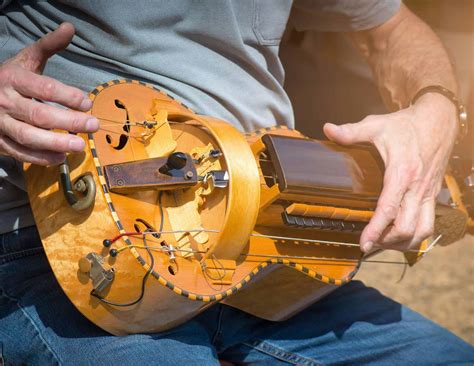 Hurdy-Gurdy: Getting To Know This Medieval Instrument - Sonic Function