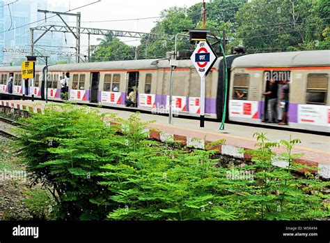 Dadar Railway Station Mumbai Maharashtra India Asia Stock Photo - Alamy