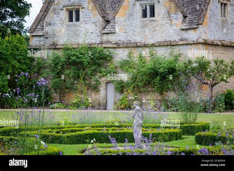 The Slaughters Manor House garden, Lower Slaughter, Gloucestershire ...