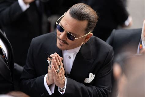 Cannes 2023: Johnny Depp receives seven-minute standing ovation - EasternEye