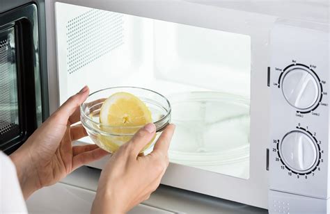 How To Clean Microwave With Vinegar - Kitchenvaly