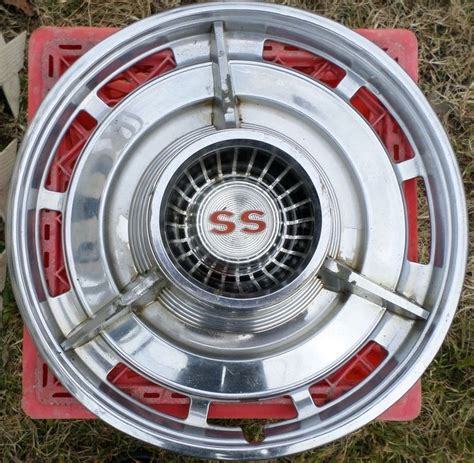 83 best Vintage Hubcaps images on Pinterest | Hub caps, Wheel cover and Antique cars