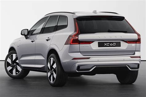 Previewing the 2024 Volvo XC60 Hybrid: AWD-only SUV enters the U.S.