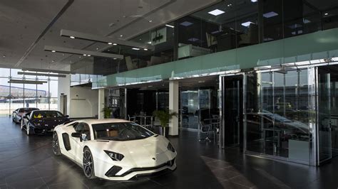 Lamborghini opens epic showroom in Dubai, biggest in the world - PerformanceDrive