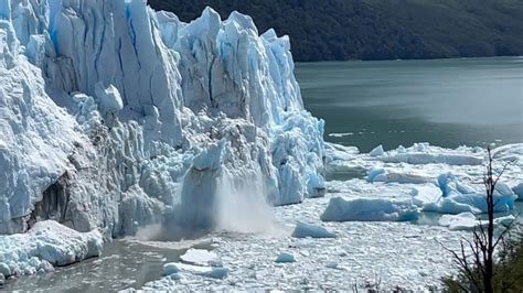 Perito Moreno Glacier: spectacular collapse caught on camera