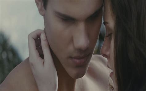 Bella and Jacob HOT Kiss!! - Jacob and Bella Image (17868505) - Fanpop