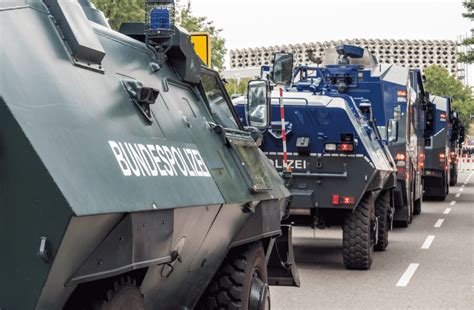 German Police Dispense Violence To Anti-Lockdown Protestors