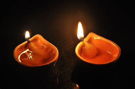Diya (lamp) - Wikipedia | Diya lamp, Diwali lamps, Lamp light