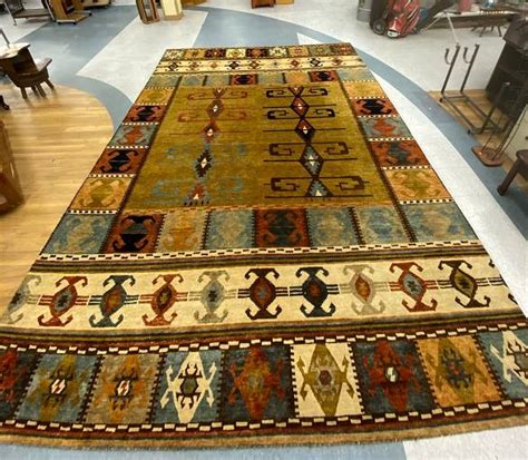 Jan 28 Antique &Vintage Oriental Rug Auction on Jan 28, 2024 by Fine ...