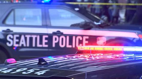 South Seattle carjacking leads to chase that ends on Mercer Island