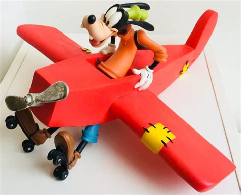 Disney, Walt - Figure - Goofy in plane (1990s) - Catawiki