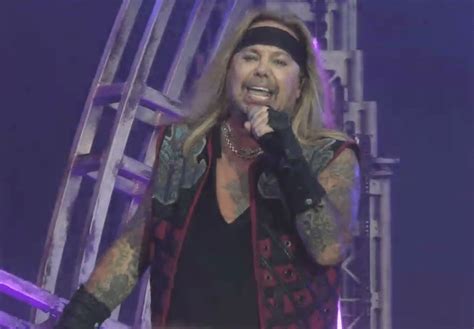 Vince Neil Announces Another MÖTLEY CRÜE Stadium Tour For 2024