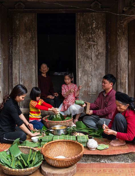 Những hoạt động ngày Tết của mỗi gia đình Việt Nam