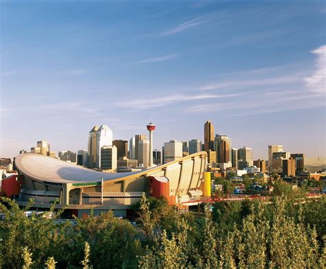 calgary_skyline_sunrise | Canada Rail Vacations