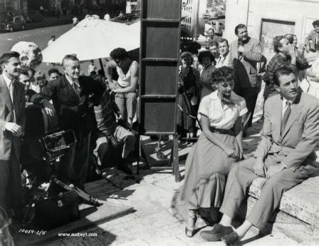 Roman Holiday BTS - Audrey Hepburn and Gregory Peck Photo (18577685 ...