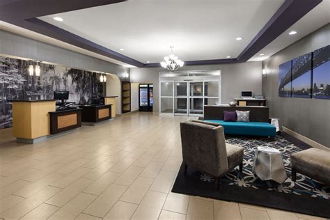 La Quinta Inn & Suites by Wyndham Houma | Houma, LA Hotels