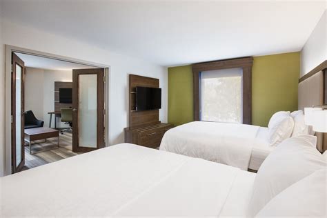 Holiday Inn Express & Suites Saskatoon, an IHG Hotel Saskatoon, Saskatchewan, CA - Reservations.com