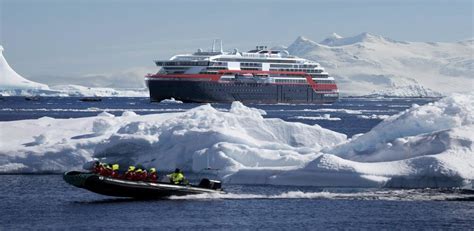 Antarctic Shore Excursions: cruising guide & tips for first-time cruisers