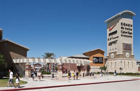 Houston Premium Outlets welcomes 3 new stores to Cypress mall | Community Impact