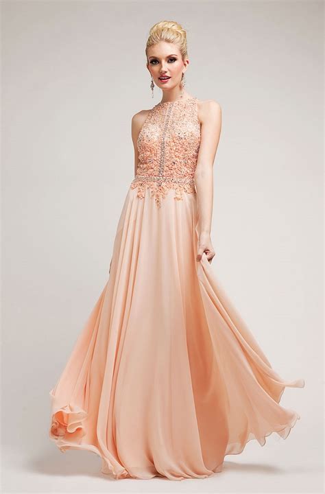 Factors Affecting The Peach Dress You Buy | Red Lace Dress