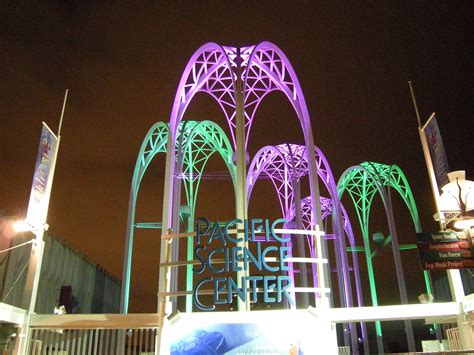 File:Pacific Science Center at night 04.jpg - Wikimedia Commons
