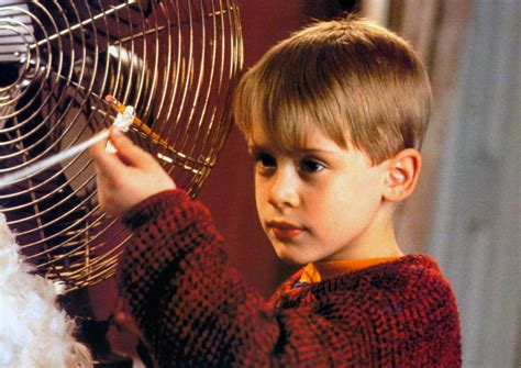 Macaulay Culkin Prefers First ‘Home Alone’: ‘It Had 100% Less Trump ...