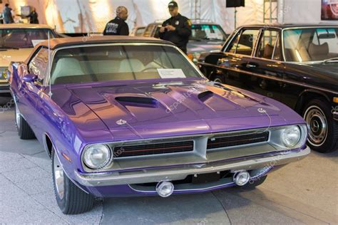 Plymouth Barracuda convertible on display — Stock Editorial Photo © bettorodrigues #58835333