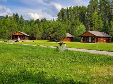 The Cabins | Glacier Trail Cabins