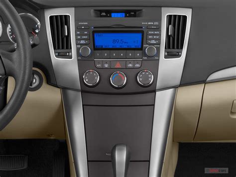 2010 Hyundai Sonata: 11 Interior Photos | U.S. News