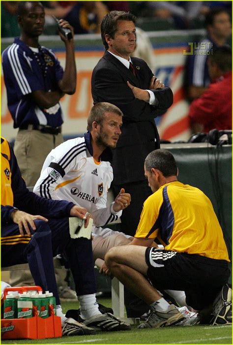 Photo: david beckham injured knee 14 | Photo 553301 | Just Jared