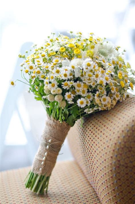 white wildflower bridal bouquet | Deer Pearl Flowers