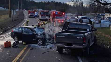 1 dead, 2 injured after crash on Highway 211 in Clackamas County | kgw.com