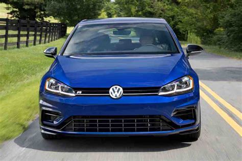 2019 Volkswagen Golf R Review - Autotrader