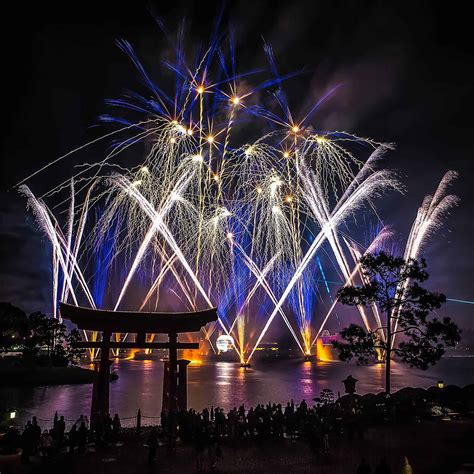 The Best Places to Watch Epcot's Fireworks (Restaurants, Fastpass, and more!) (2024)