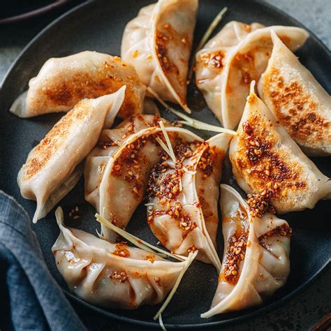 Chinese Chicken Dumplings (鸡肉饺子) - Omnivore's Cookbook