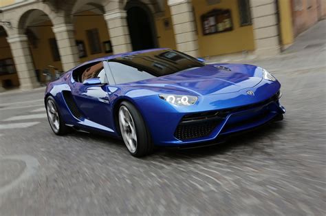 A Deafening Silence: Lamborghini Asterion LPI 910-4 Concept Review